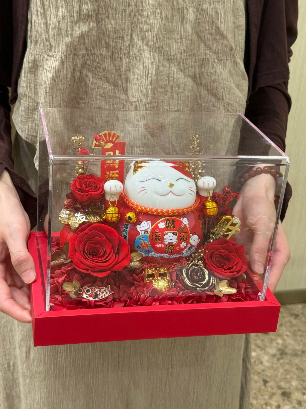 Lucky cat gift box/ flower box/ roses - an essential mascot for new store openings