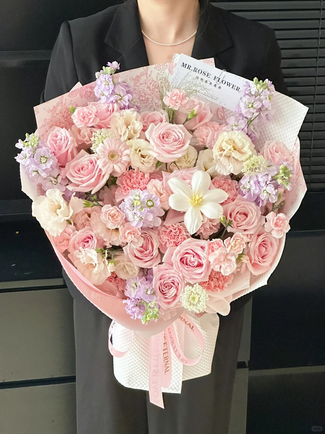 Pink bouquet mix and match random blind box large/medium/small flowers mix and match