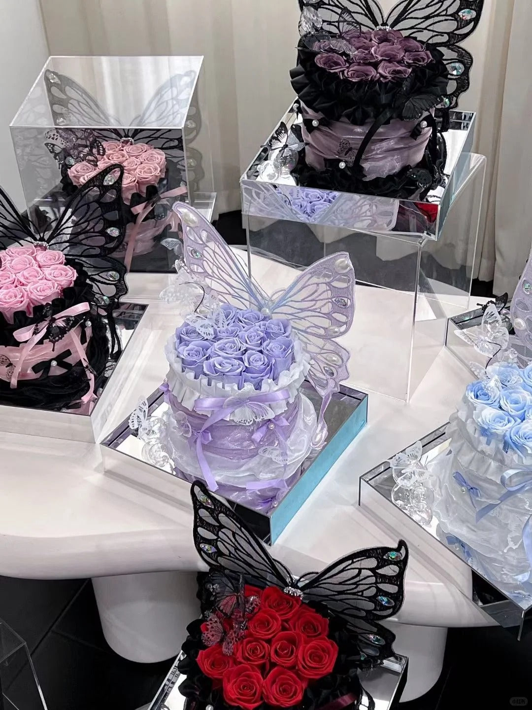 Butterfly Cake Flower Box / Creative Preserved Flower Box - Birthday Gift & Anniversary Gift