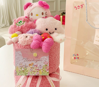 Bouquet - Random Doll Bouquet-Preserved Flowers/Harmless Artificial Flowers/Perfect for Children