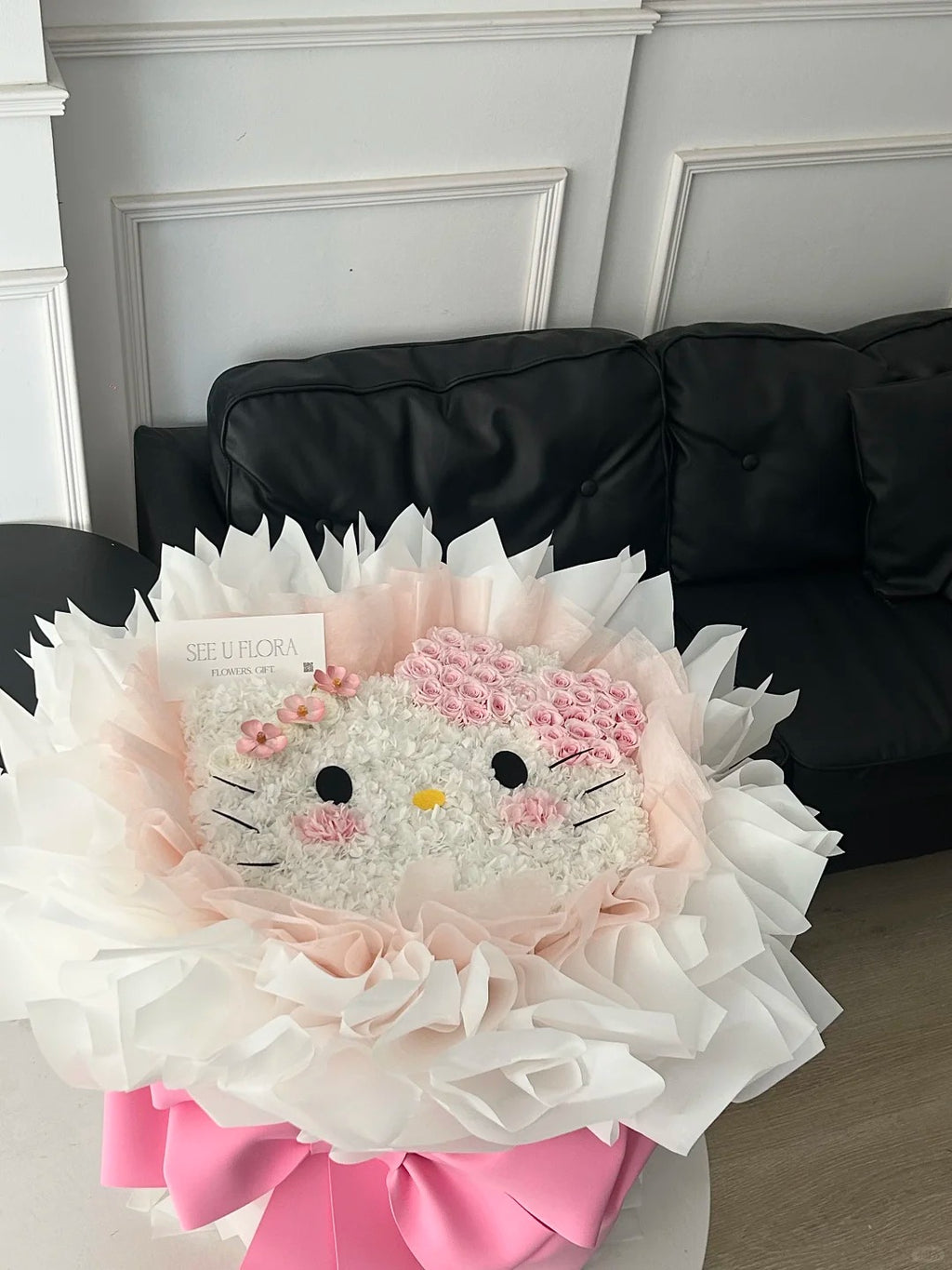 Preserved roses and Hello Kitty preserved flowers are perfect gifts for loved ones and family