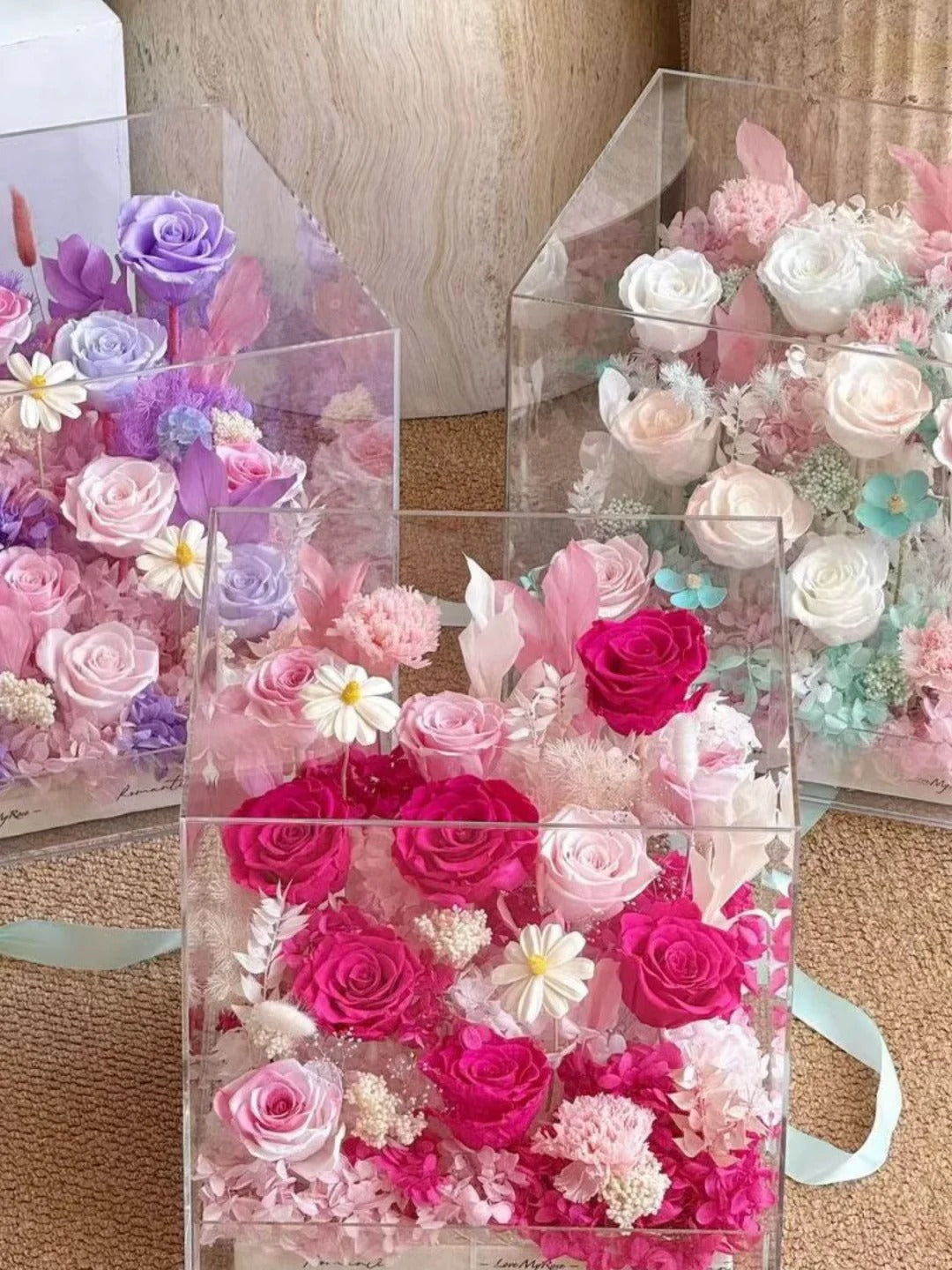 Preserved flowers/Summer romance flower box - a perfect anniversary or birthday gift for your loved one.