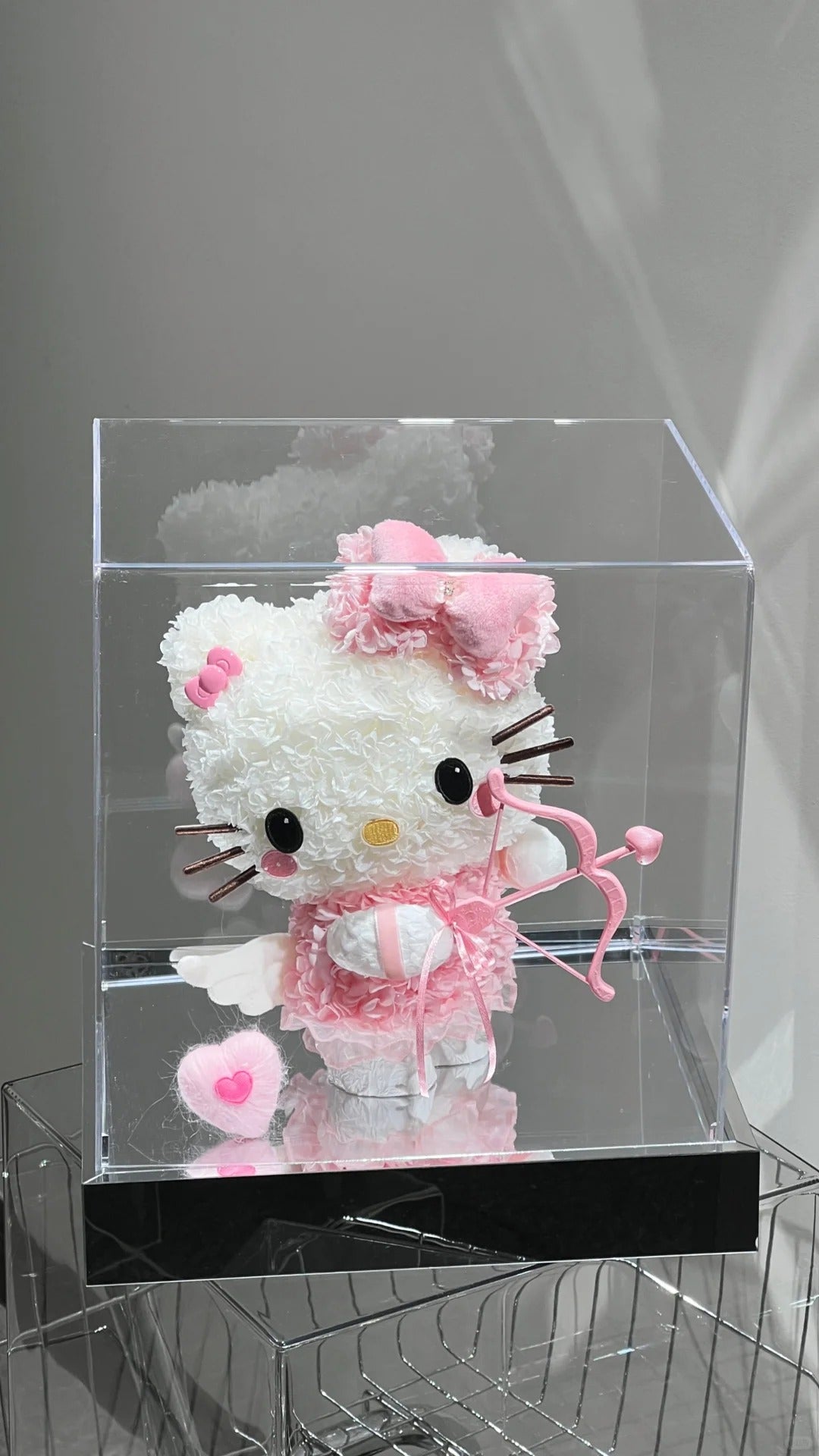 Hello Kitty preserved flower box / Romantic gift/anniversary present - for friends and loved ones