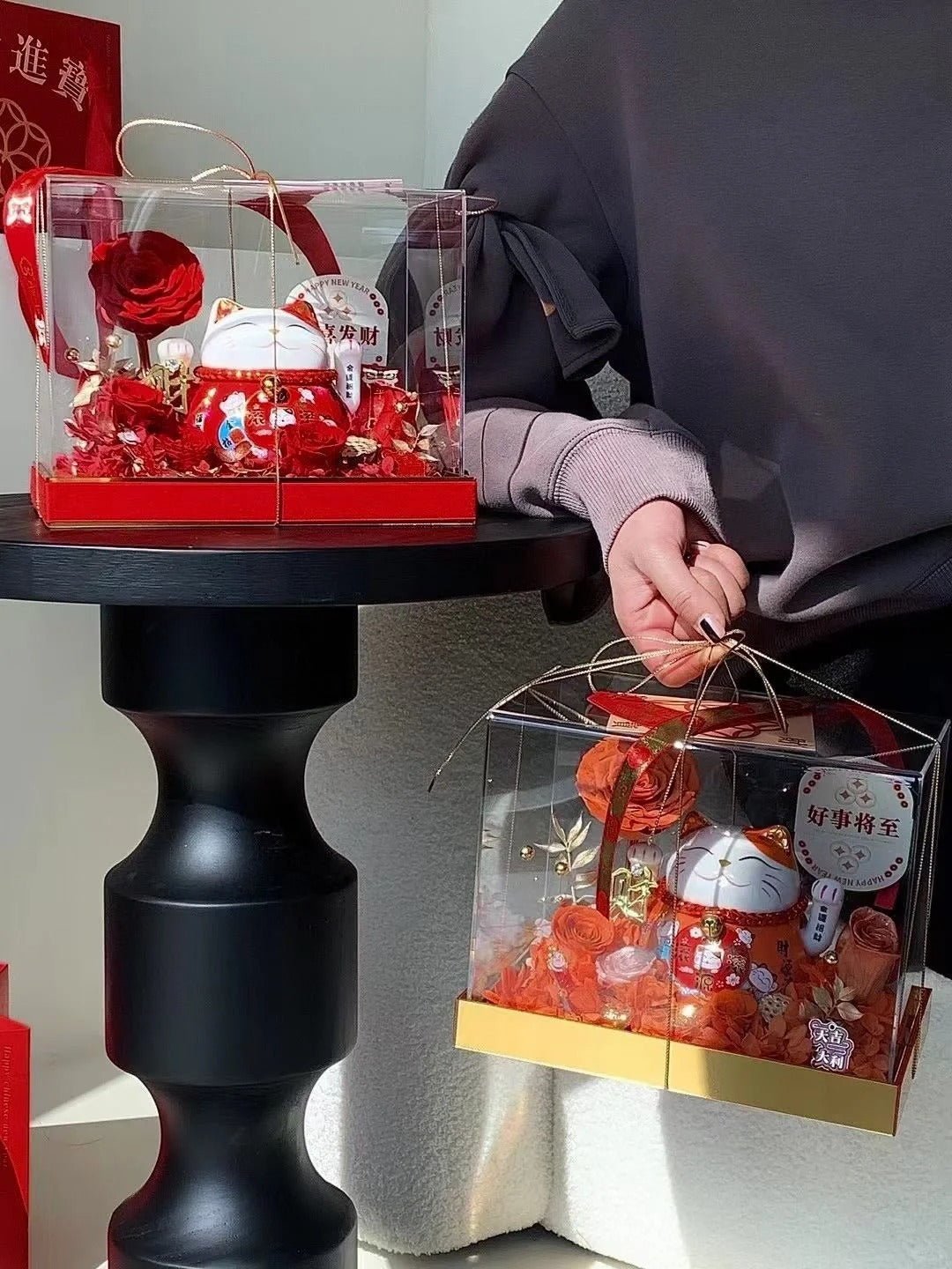 Lucky cat gift box/ flower box/ roses - an essential mascot for new store openings