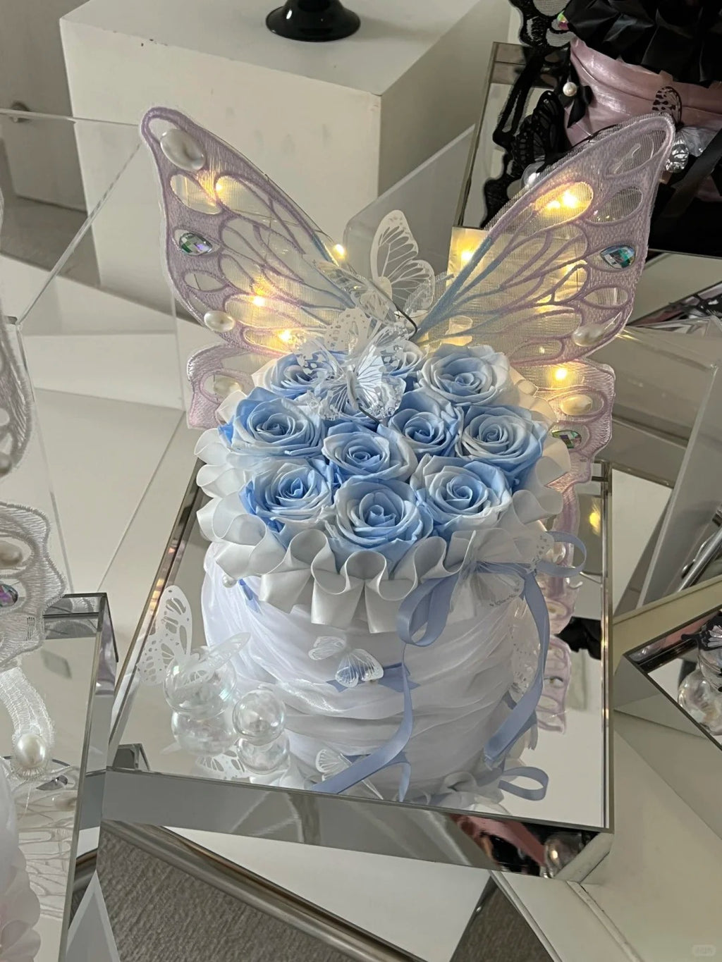 Butterfly Cake Flower Box / Creative Preserved Flower Box - Birthday Gift & Anniversary Gift
