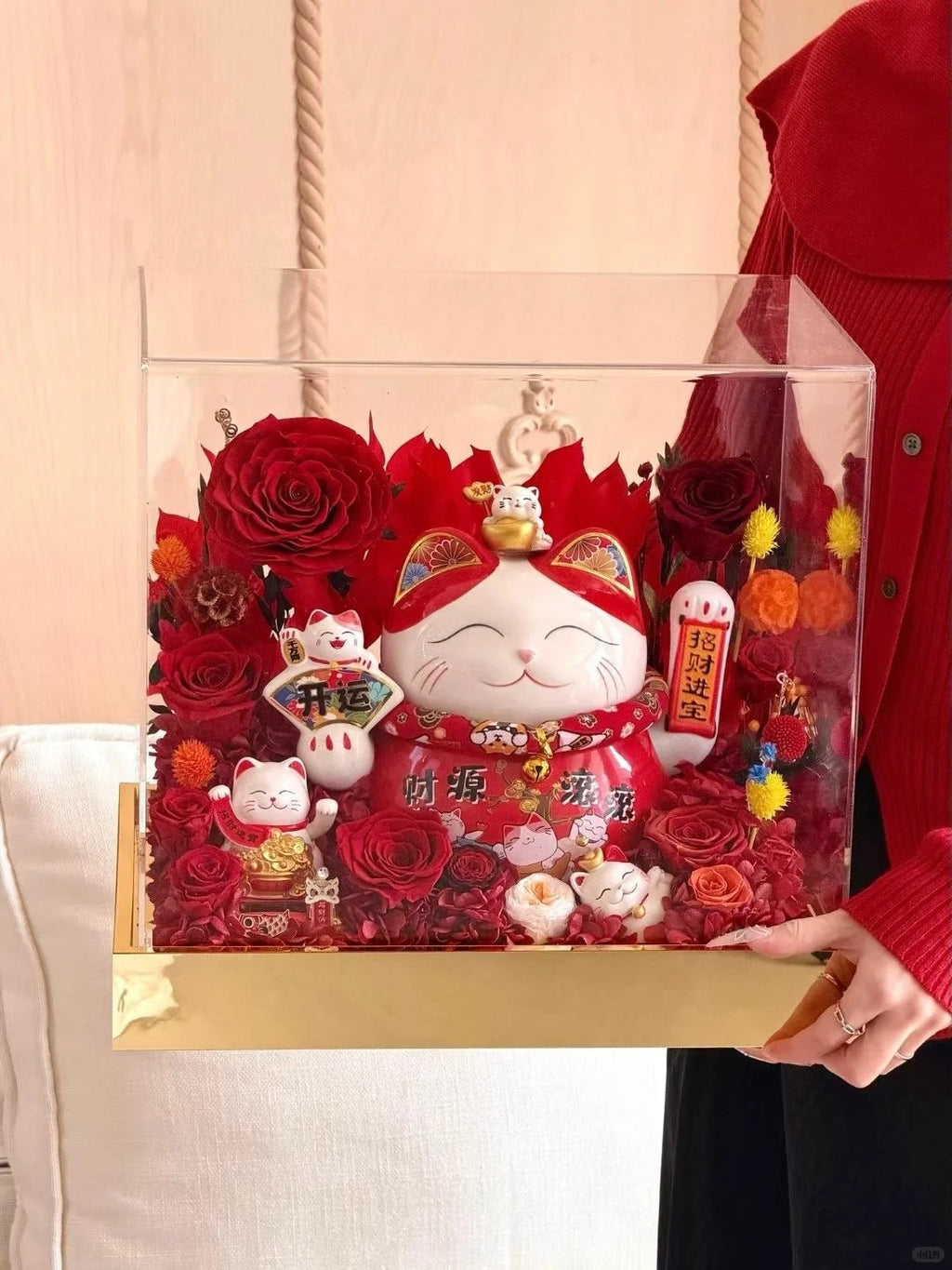 Lucky cat gift box/ flower box/ roses - an essential mascot for new store openings