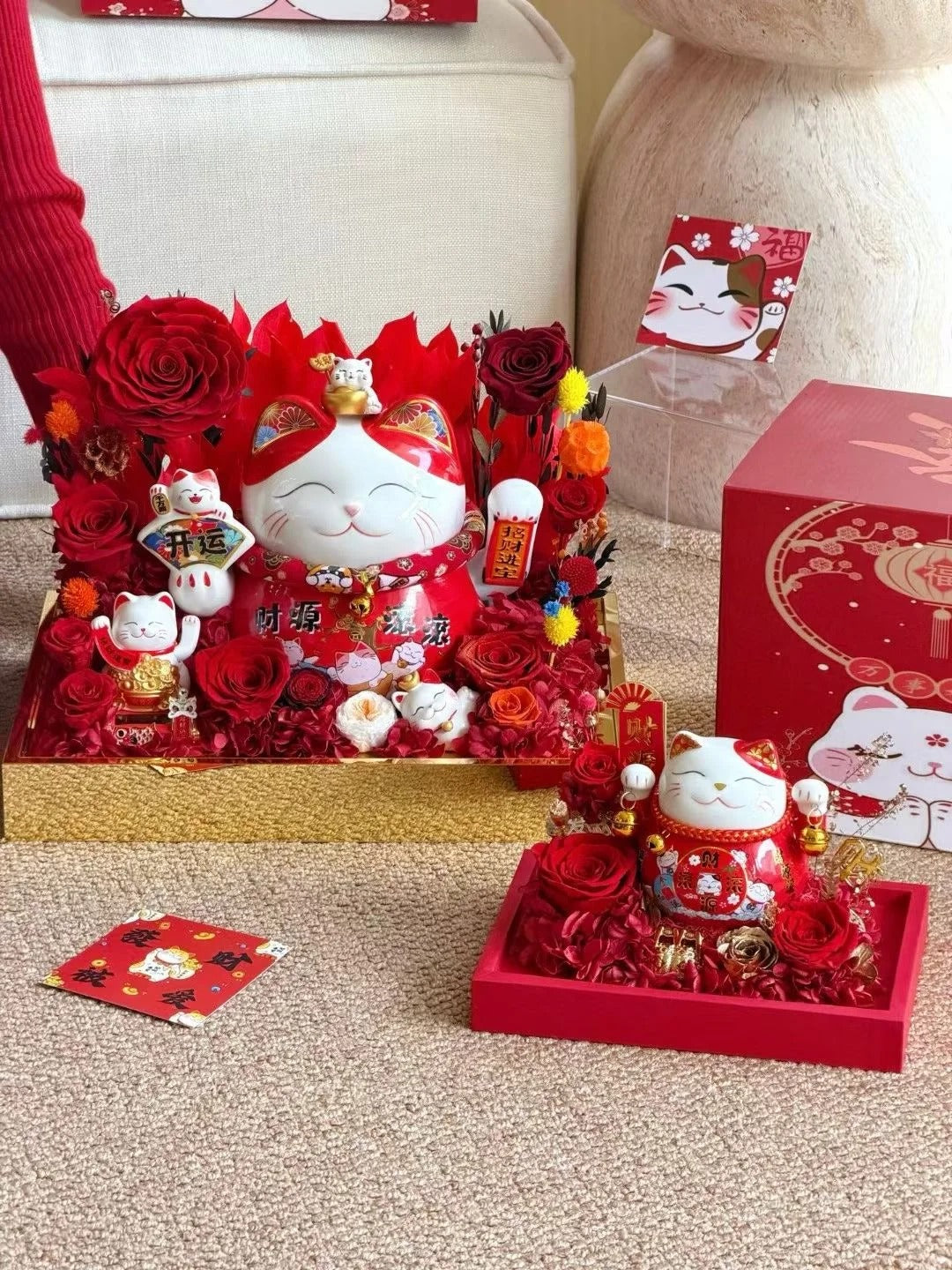 Lucky cat gift box/ flower box/ roses - an essential mascot for new store openings
