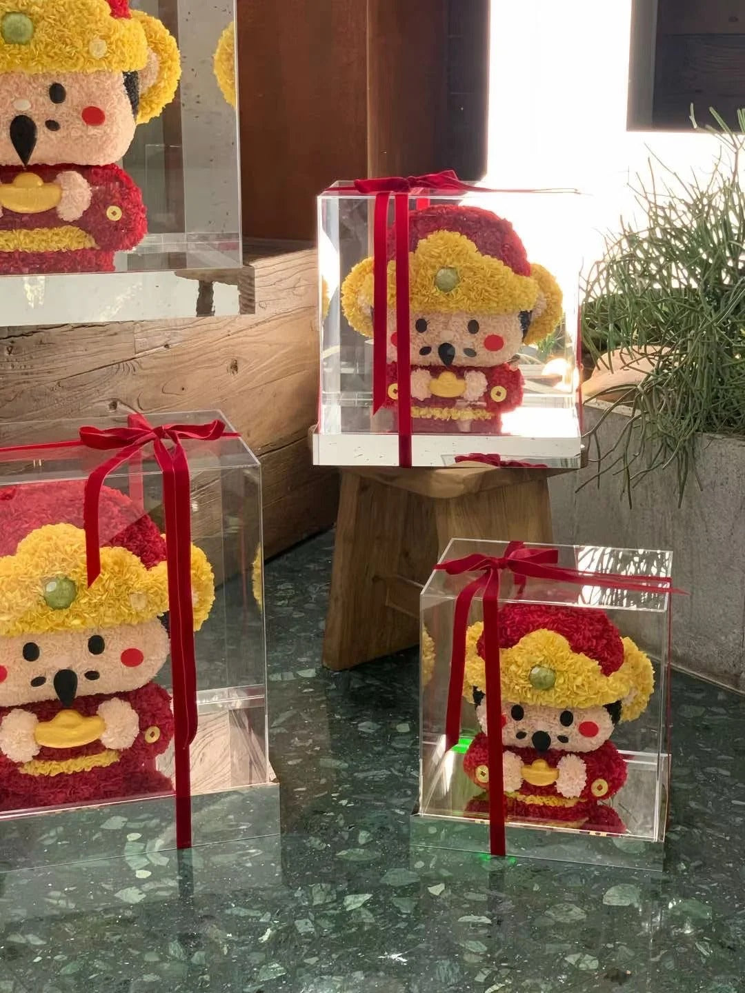 God of Wealth Flower Box with Preserved Roses - Auspicious for Attracting Wealth and Protecting the Home