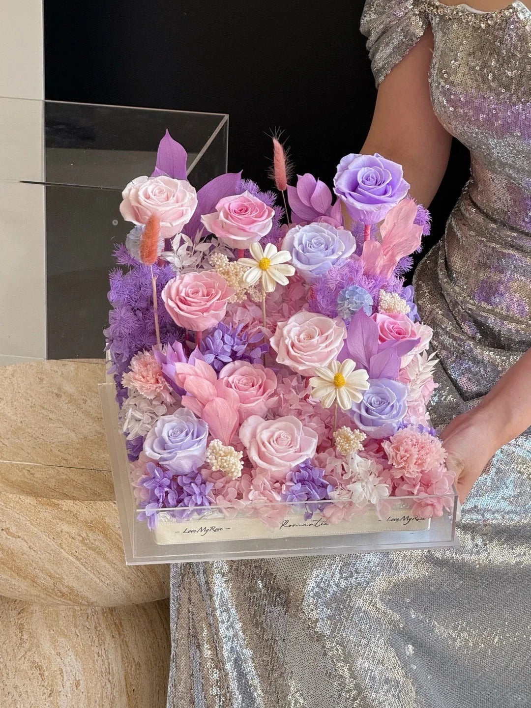 Preserved flowers/Summer romance flower box - a perfect anniversary or birthday gift for your loved one.