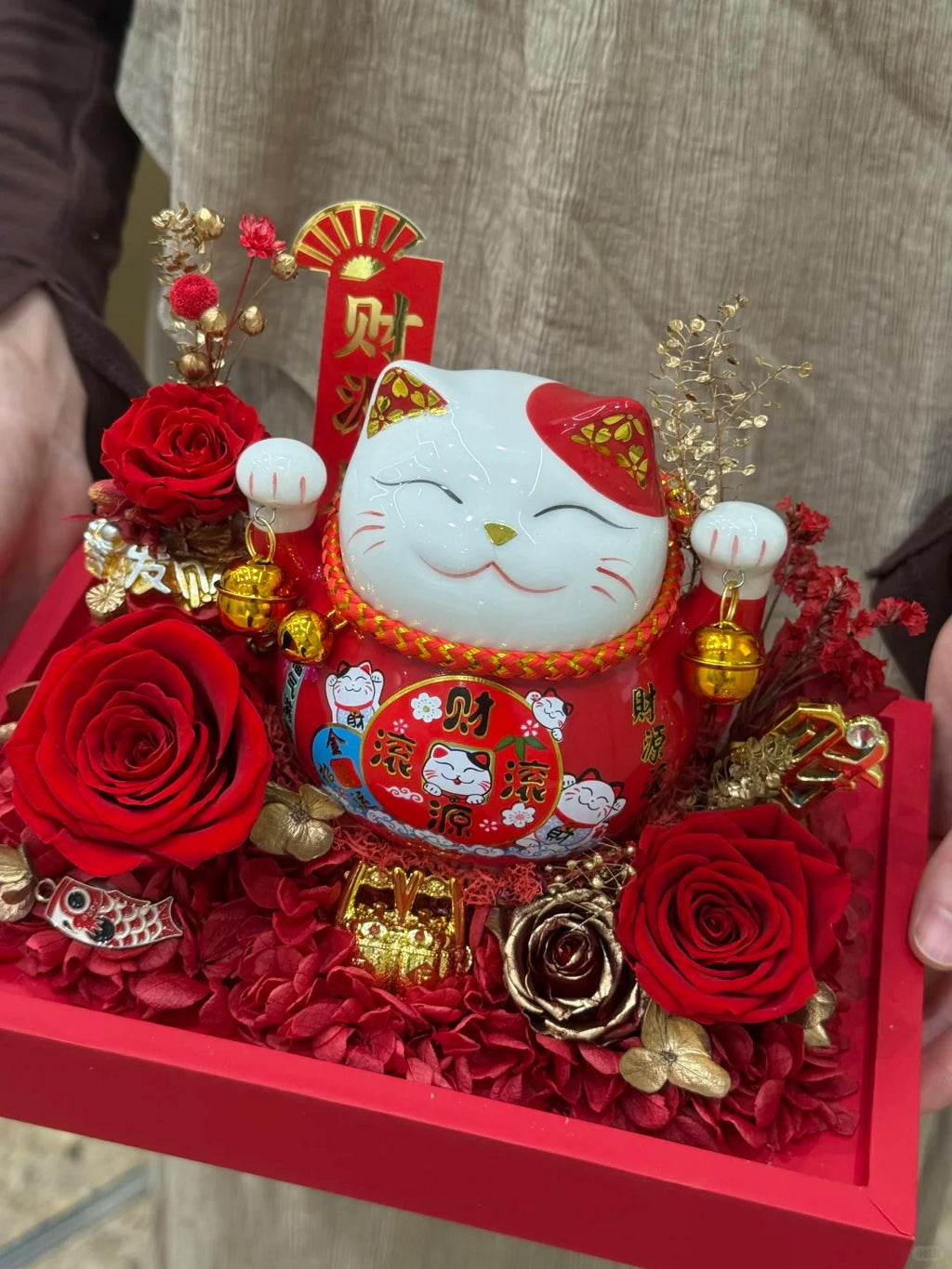 Lucky cat gift box/ flower box/ roses - an essential mascot for new store openings