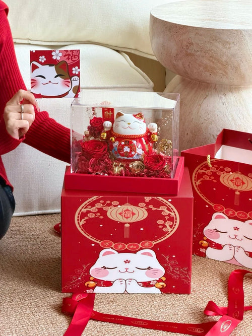 Lucky cat gift box/ flower box/ roses - an essential mascot for new store openings