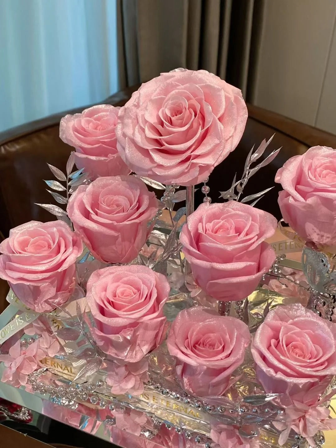 Preserved Rose Flower High-End Acrylic Gift Box - A Romantic Birthday Gift