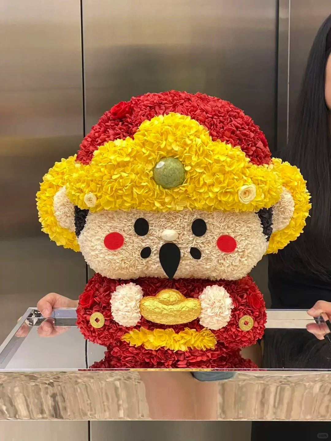 God of Wealth Flower Box with Preserved Roses - Auspicious for Attracting Wealth and Protecting the Home