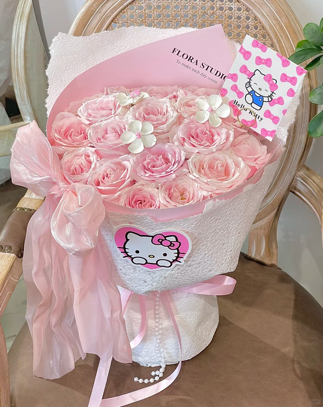 Bouquet of roses/soap flowers/girly Hello Kitty/20 roses - Gift
