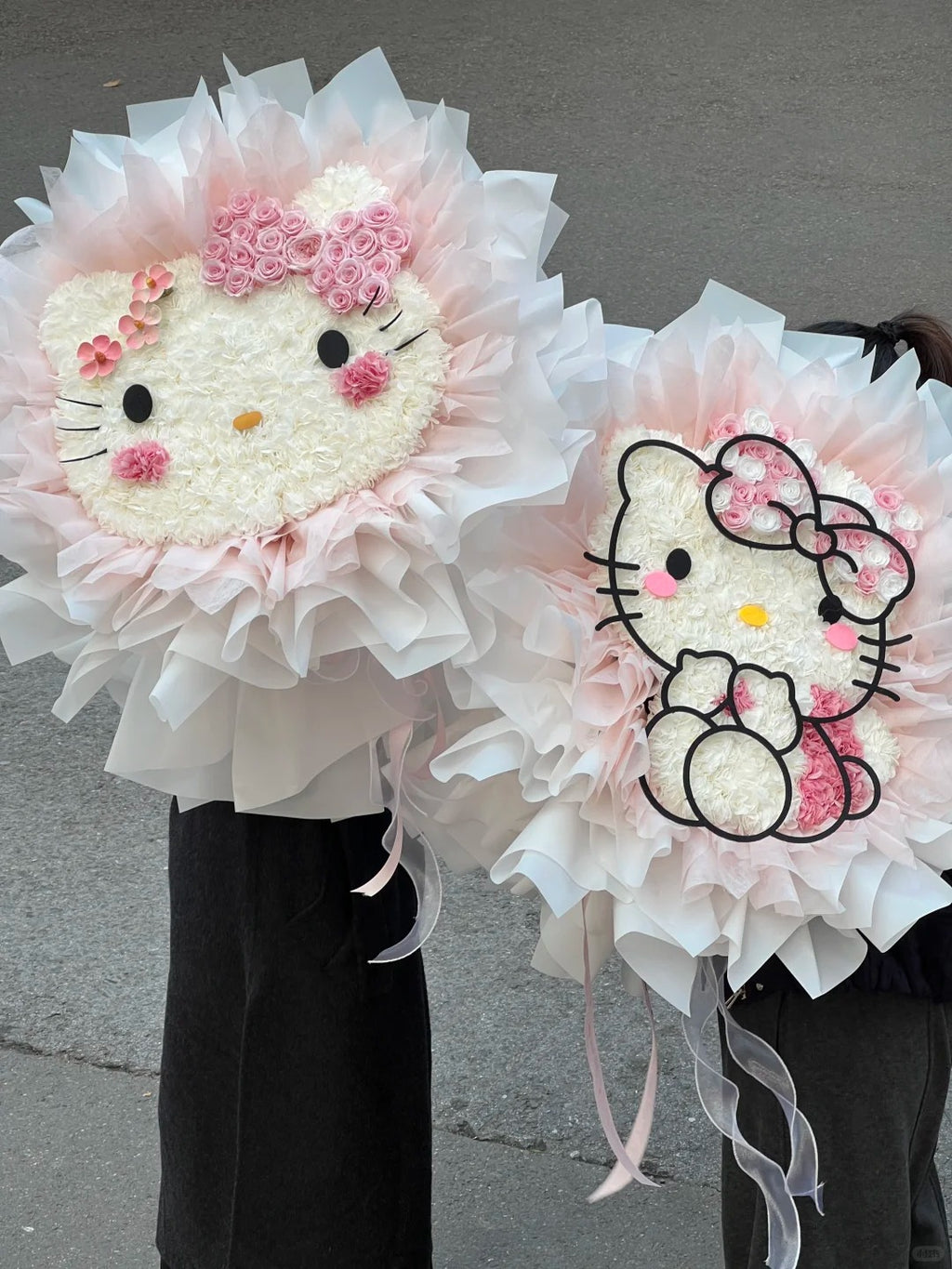 Preserved roses and Hello Kitty preserved flowers are perfect gifts for loved ones and family