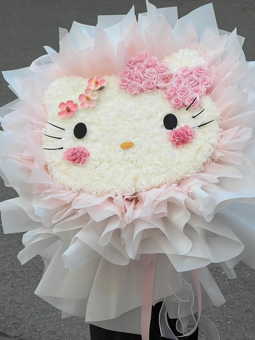 Preserved roses and Hello Kitty preserved flowers are perfect gifts for loved ones and family