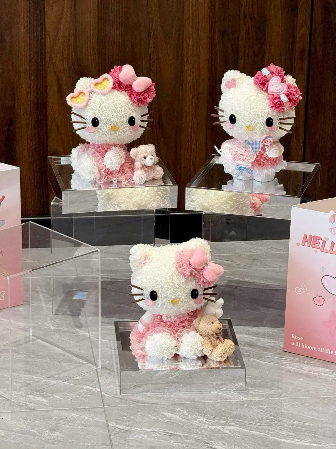 Hello Kitty preserved flower box / Romantic gift/anniversary present - for friends and loved ones
