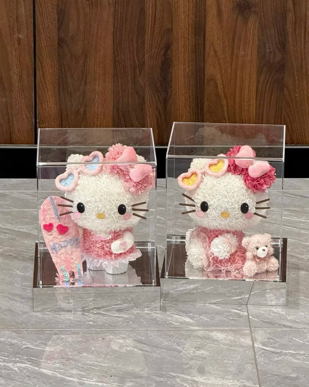 Hello Kitty preserved flower box / Romantic gift/anniversary present - for friends and loved ones