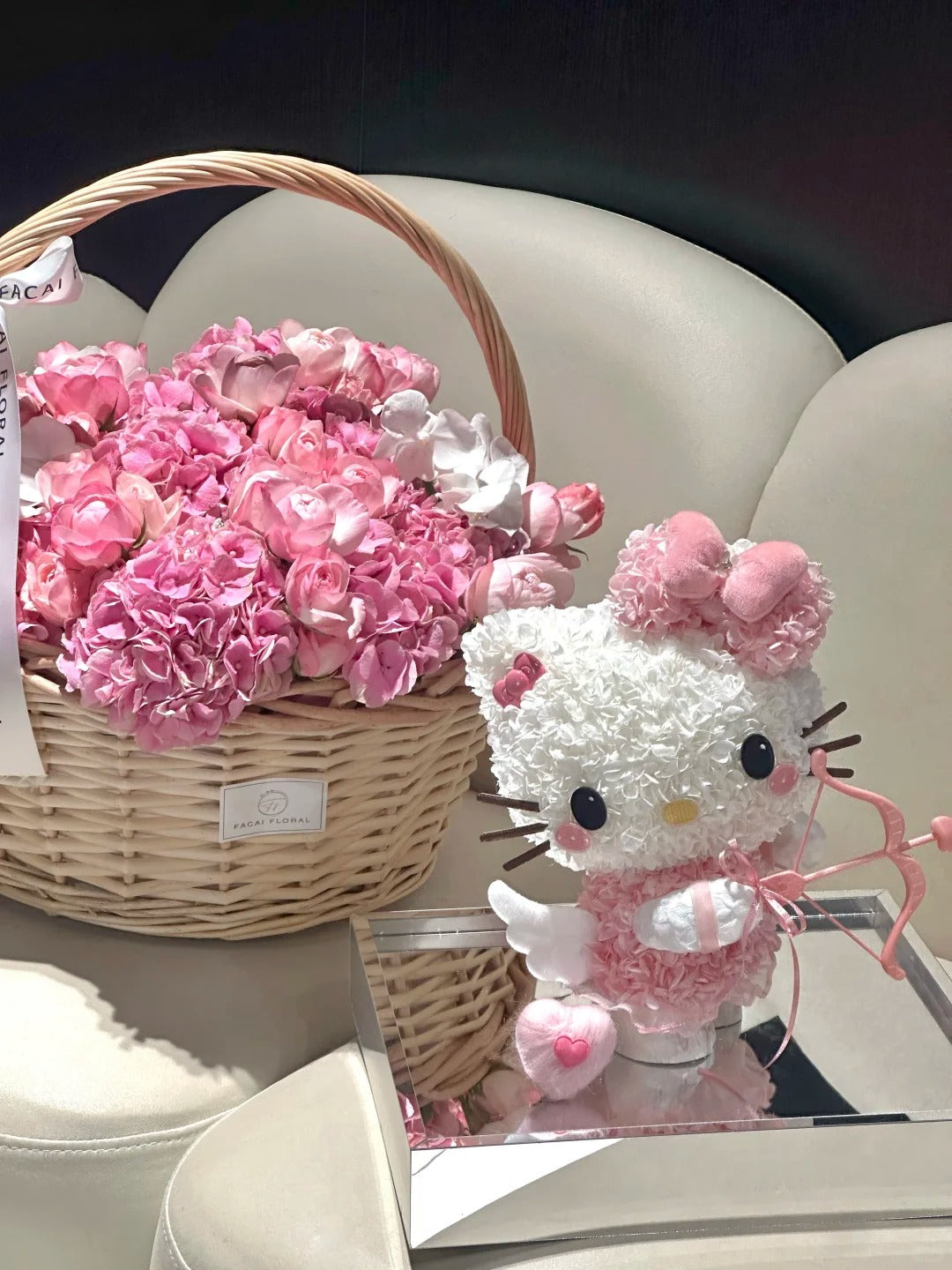Hello Kitty preserved flower box / Romantic gift/anniversary present - for friends and loved ones