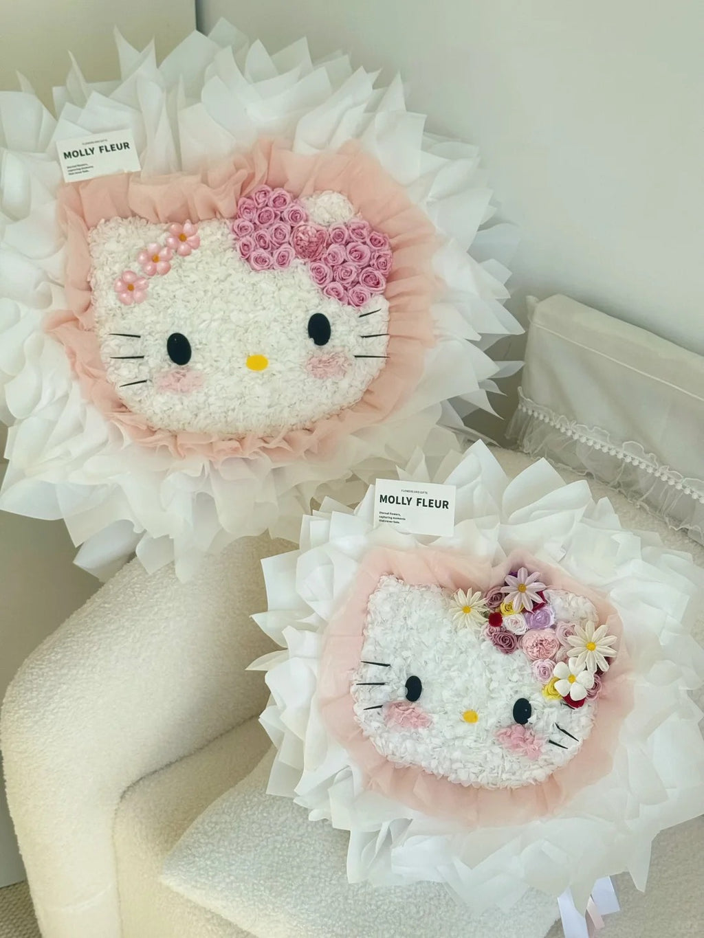 Preserved roses and Hello Kitty preserved flowers are perfect gifts for loved ones and family