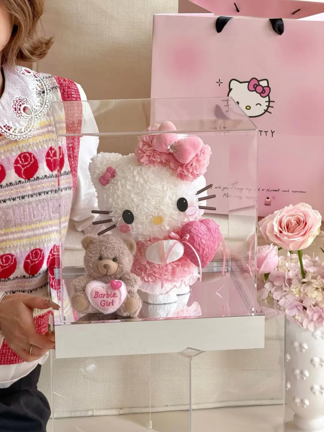 Hello Kitty preserved flower box / Romantic gift/anniversary present - for friends and loved ones