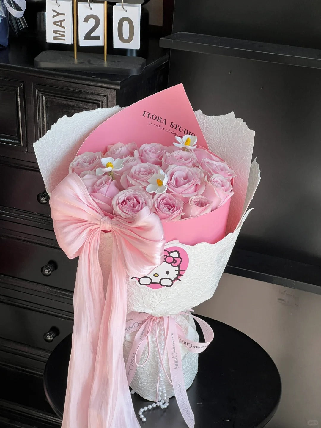 Bouquet of roses/soap flowers/girly Hello Kitty/20 roses - Gift